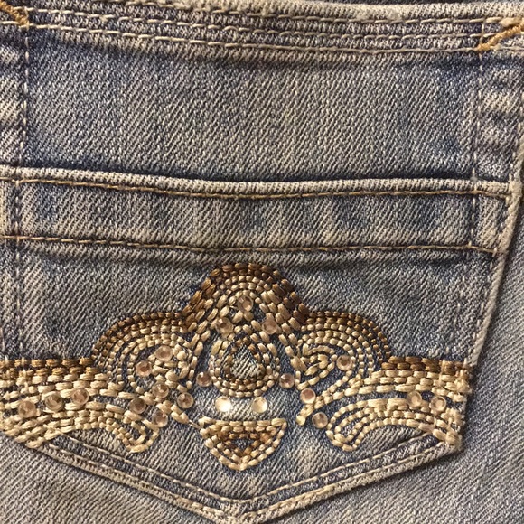 Almost Famous Jeans - Picture 4 of 4